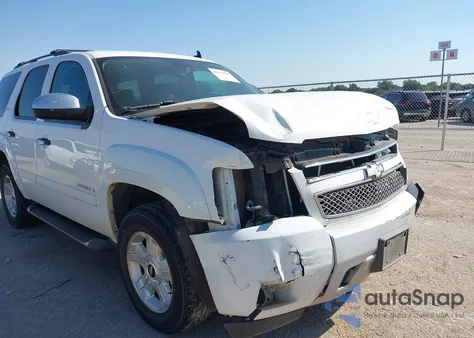 2008 Chevrolet Tahoe Lt z USA, uszkodzony, nr VIN 1GNFC13088R161276